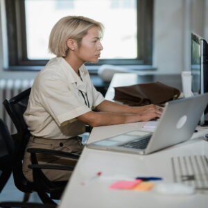 Diferencia salarial del 16 por ciento entre hombres y mujeres. La disparidad en los ingresos entre los trabajadores y las trabajadoras en Alemania se sitúa todavía en un 16 por ciento durante el año 2026.
