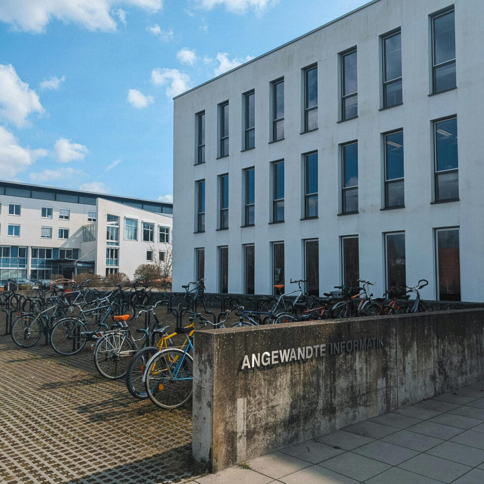 Guía detallada sobre el sistema Erasmus y Erasmus+ para Alemania. Descubre los requisitos, el proceso de solicitud, las cuantías de las becas y las ventajas para tu futuro profesional.