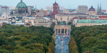 Descubre cómo es trabajar en Berlín: empleo, tecnología, innovación, calidad de vida y oportunidades profesionales en la capital alemana.