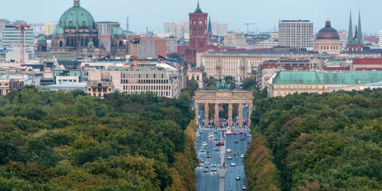 Descubre cómo es trabajar en Berlín: empleo, tecnología, innovación, calidad de vida y oportunidades profesionales en la capital alemana.
