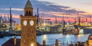 Descubre cómo es trabajar en Hamburgo: empleo, logística, comercio internacional, salarios y calidad de vida en el norte de Alemania.