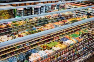 Costo de vida en Alemania Según los datos oficiales de Destatis.de, un hogar privado en Alemania gastó en el año 2023 una media de 335 euros al mes en alimentos.