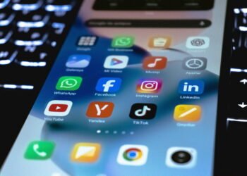 Analizamos cómo la escasez de mano de obra cualificada en Alemania está transformando los procesos de selección mediante el reclutamiento social inteligente.