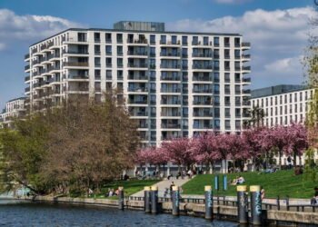 La disponibilidad de vivienda y la evolución de los costes de arrendamiento constituyen factores determinantes para cualquier profesional que tome la decisión de trabajar y vivir en Alemania.