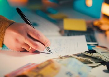 La categoría del Minijob no es una creación reciente, sino el resultado de un largo proceso de reformas estructurales orientadas a combatir el desempleo y a regularizar la economía informal.