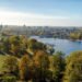 Brandeburgo, cuya capital es Potsdam, rodea completamente la ciudad de Berlín y constituye uno de los estados federados con mayor superficie de Alemania.