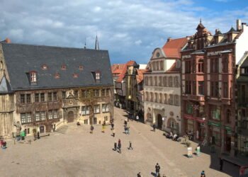 Sajonia-Anhalt, cuya capital es Magdeburgo, se encuentra en el centro-este de Alemania y combina una rica herencia histórica con una economía moderna en constante transformación.