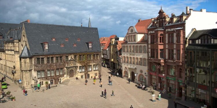 Sajonia-Anhalt, cuya capital es Magdeburgo, se encuentra en el centro-este de Alemania y combina una rica herencia histórica con una economía moderna en constante transformación.