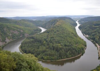 El Sarre, cuya capital es Sarrebruck (Saarbrücken), es uno de los estados federados más pequeños de Alemania, pero goza de una relevancia estratégica excepcional.