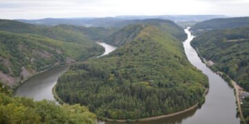 El Sarre, cuya capital es Sarrebruck (Saarbrücken), es uno de los estados federados más pequeños de Alemania, pero goza de una relevancia estratégica excepcional.