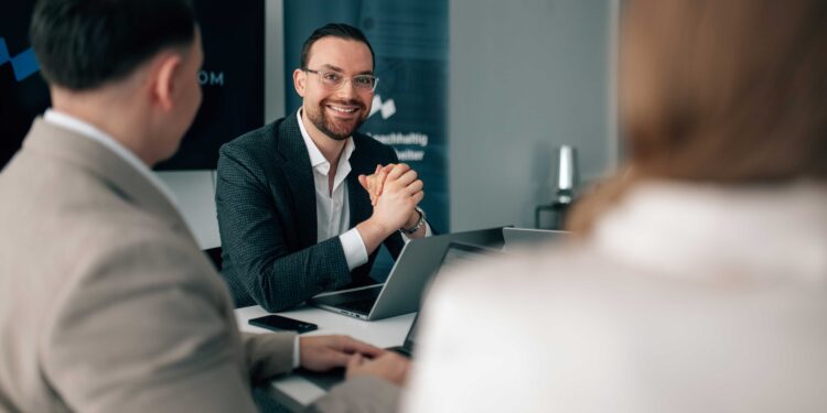 Descubre por qué las empresas alemanas necesitan algo más que candidatos: profesionales realmente interesados, preparados y adecuados para el puesto.