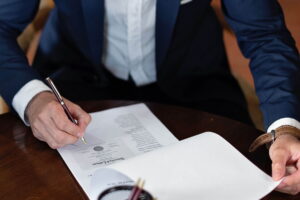 La reconocimiento de titulos y cualificaciones profesionales extranjeras continúa teniendo un papel importante en el mercado laboral alemán.