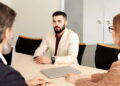 El método STAR ayuda a presentar experiencias profesionales con ejemplos concretos y demostrar competencias durante una entrevista laboral en Alemania.