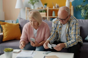 El retiro temprano en Alemania exige calcular recortes vitalicios del 0,36 % al mes, cumplir hasta 45 años cotizados y evaluar la reforma previsional en debate.