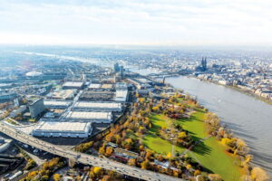 El balance del congreso laboral en Colonia confirma más de 600 mil vacantes en Alemania y nuevas facilidades para profesionales extranjeros calificados.