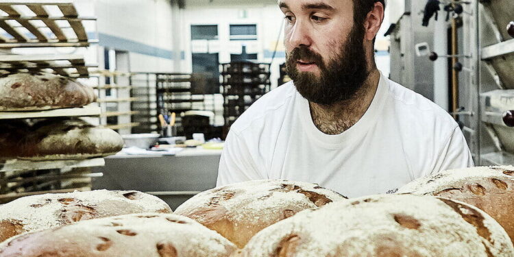 Panaderos en Alemania exigen reformar la ley para permitir el trabajo dominical de hasta ocho horas y garantizar la producción artesanal.